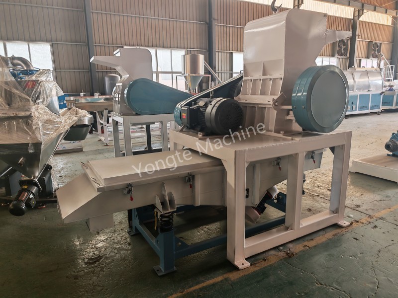 Entegre Titreşimli Eleme Sistemli Plastik Geri Dönüşüm Kırıcı