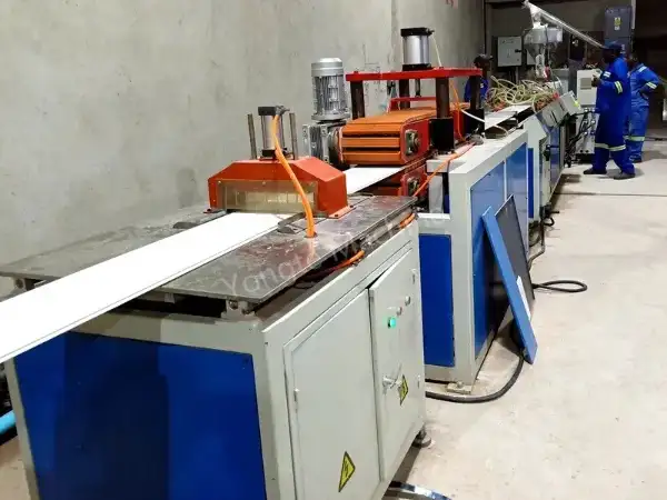 Afrika PVC Tavan Yapma Makinesi