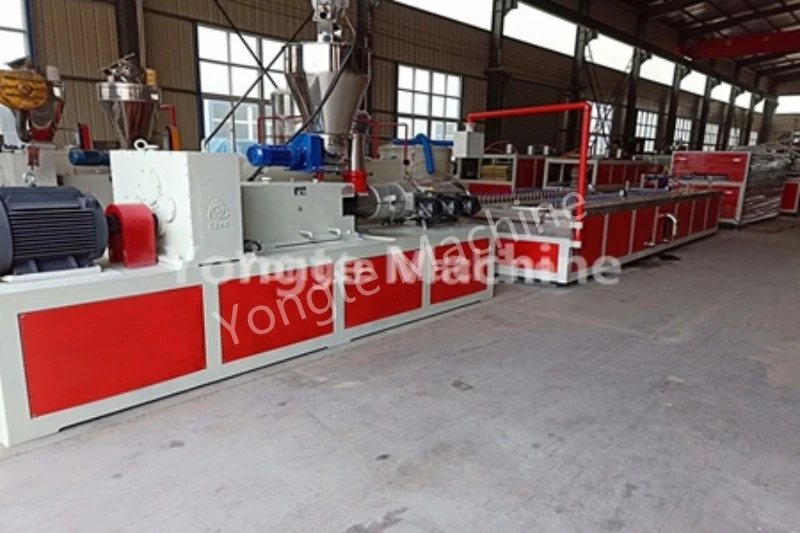 Çin Yüksek Verimli WPC Duvar Paneli Makinesi